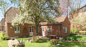 Grube. Ab Mittwoch, 6. Mai kann das Dorfmuseum Grube immer mittwochs und freitags von 16 bis 18 Uhr besichtigt werden. In diesem Jahr zeigt das Museum im Rahmen einer Sonderausstellung historische Puppenstuben und Spielzeug. Der Eintritt beträgt für Erwachsene 1,50 Euro. Kinder können das Museum kostenlos erkunden. (red)