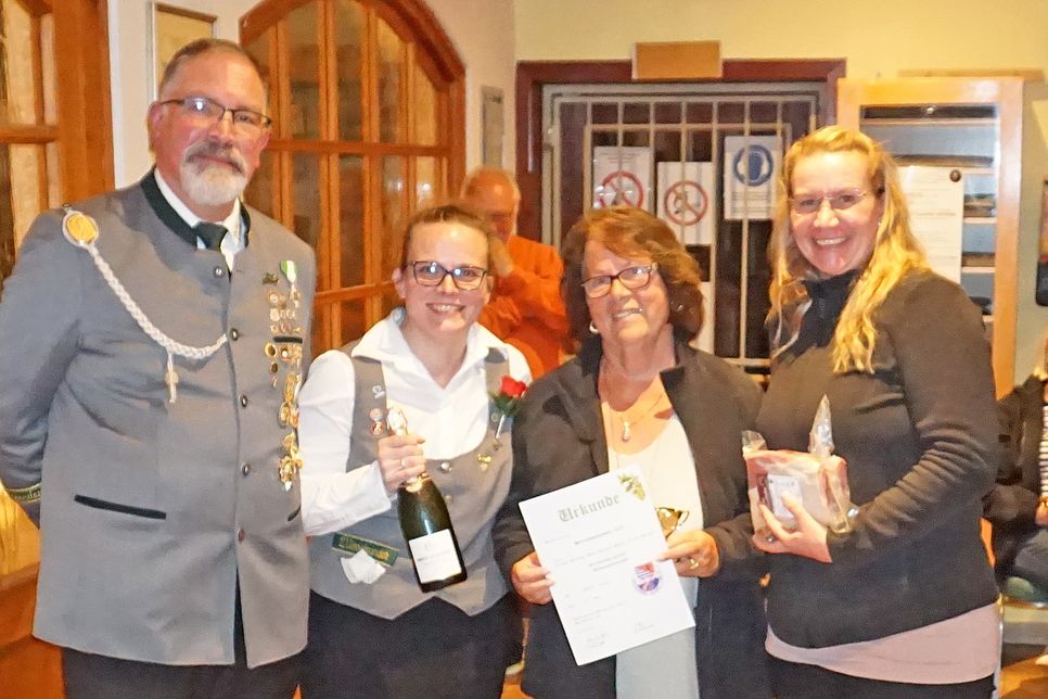 1. Platz Damen: Die Strandfeen