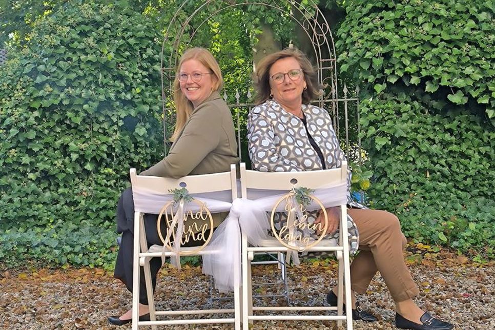 Die Oldenburger Standesbeamtinnen Vanessa Grantz und Kirsten Ehrich freuen sich über die positive Resonanz.