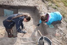 Auch zwei Studentinnen halfen bei den umfangreichen Ausgrabungen in Nostorf.
