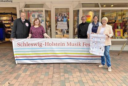 Von rechts nach links: Dr. Stephanie Barth, Stadtmanagerin Silke Hantusch, Klaus Dörnen, Hanna Maschke und Sven Jessen
