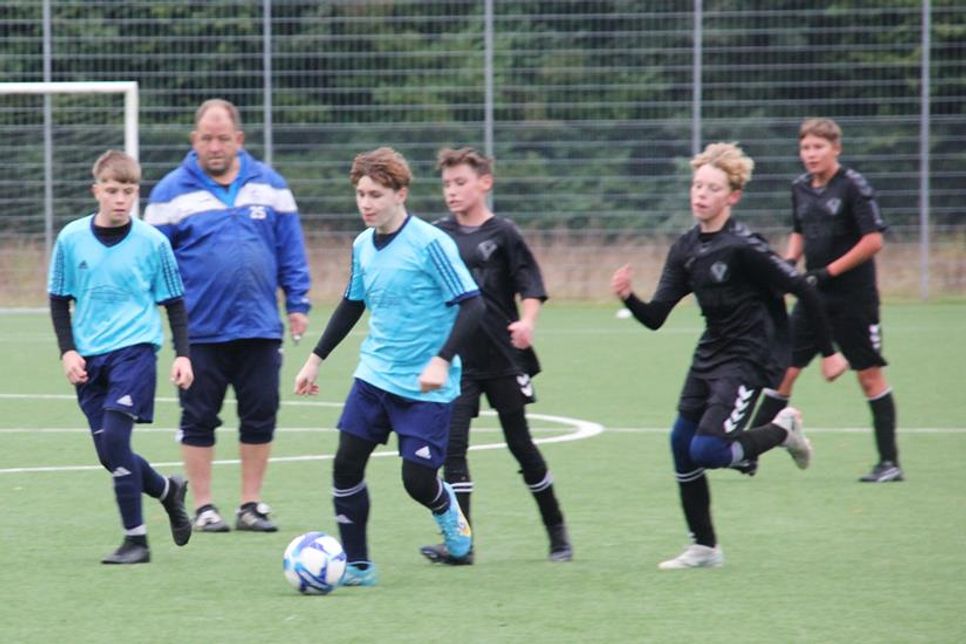Erfolgreicher Angriffsfußball der jungen C-Jugend Spieler der SG Selent/Lütjenburg gegen die SpVg Putlos.