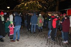 Ohne Hektik, in aller Ruhe und Gemütlichkeit können die Besucher die Angebote des Lensahner Weihnachtsmarktes genießen.