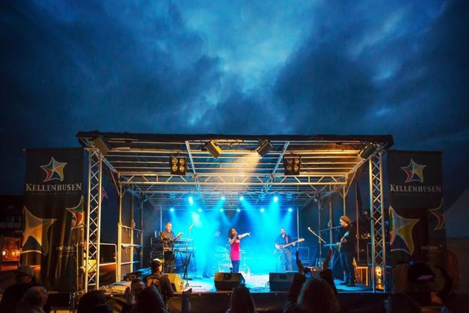 Livemusik und freundliche Bars warten auf die Segler und Gäste.