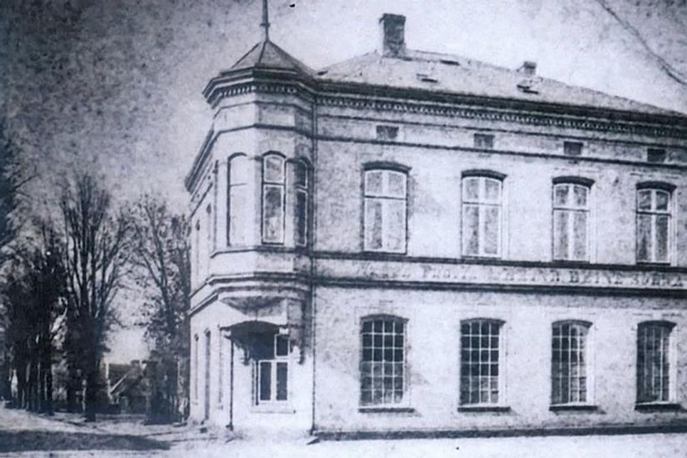 Das Wohnhaus der Familie Heine im Quergang/Ecke Kührener Straße.