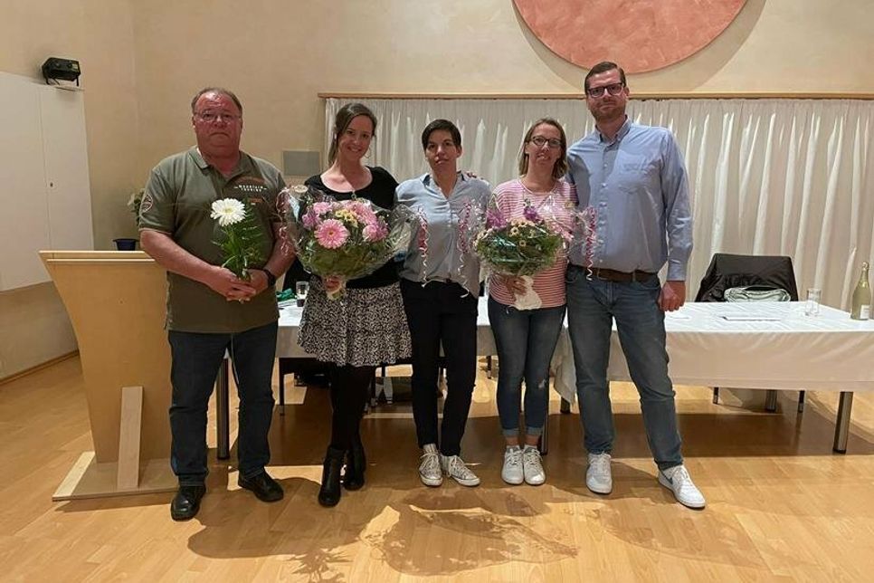 Der Vorstand des TSV Süsel: Martin Rothenbücher (neuer 2. Vorsitzender), Sabrina Künze (Pressewartin und Schriftführerin), Jessica Mühlenberg (1. Vorsitzende), Jasmin Jürß (Geschäftsführerin des Vereinsheims) und Marco Patzer (Kassenwart) (v. lks.).