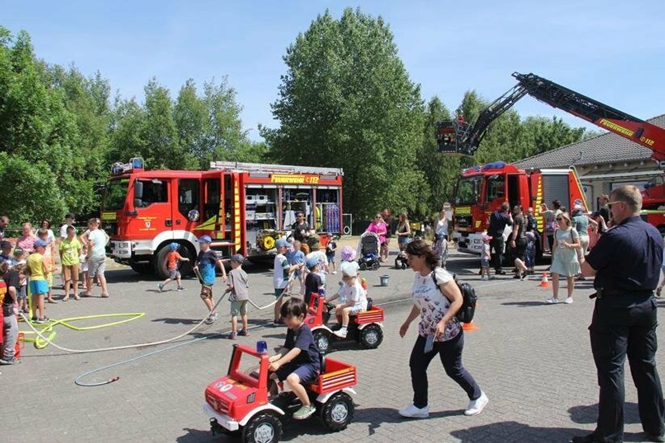 Die Freiwillige Feuerwehr Grömitz unterstützte die Jubiläumsfeier tatkräftig.