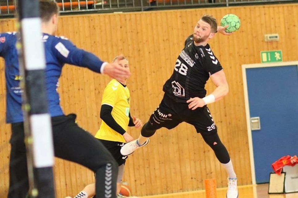 Mit 10 Toren erfolgreichster Torschütze und vom 7-Meterpunkt absolut fehlerfrei - Tim Claasen Nr. 28.