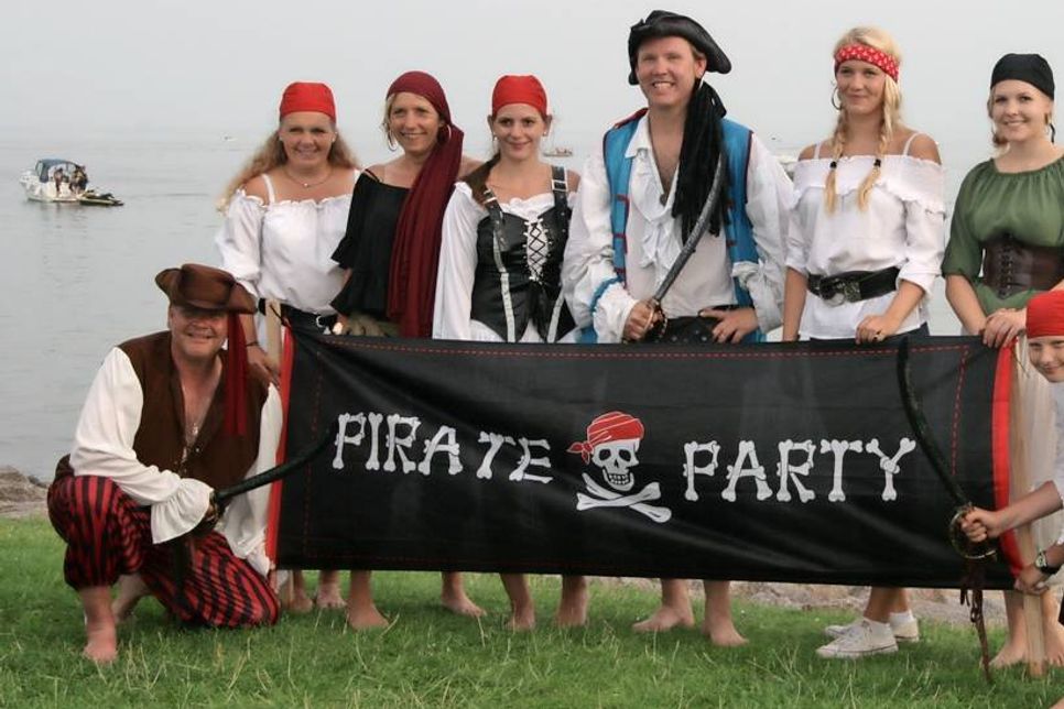 Eine wilde Piratencrew wird am Samstag die ancora Marina stürmen.