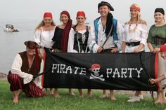 Eine wilde Piratencrew wird am Samstag die ancora Marina stürmen.