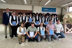 13 Zimmerer und 5 Maurer schlossen ihre Ausbildung erfolgreich ab.