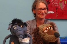 Puppenspielerin Dörte Lowitz mit Herrn Kasimir und Fritz. (Fotos: Heike Rhein)