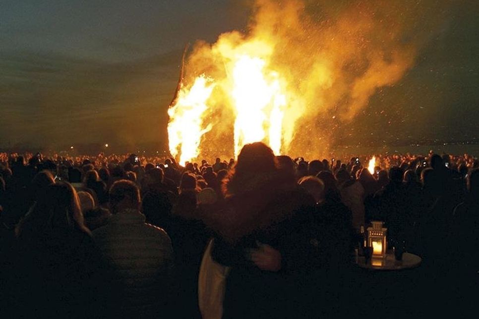 Rund 5.000 Menschen besuchten das diesjährige Fackelfest am Niendorfer Freistrand. (Foto: René Kleinschmidt)