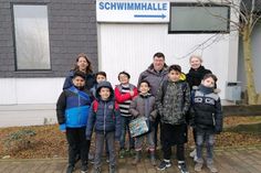 Einmal die Woche geht es zum Schwimmkurs in die Panoramic Schwimmhalle.