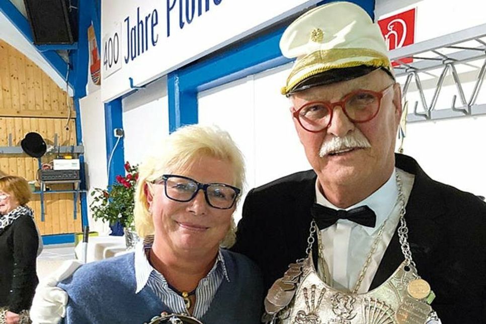 Das neue Königspaar 2021/22 der Plöner Schützengilde, Imke und Heinz Langfeldt. Fotos: hfr Martens