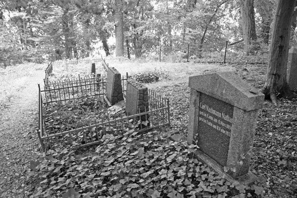 Gräber auf dem jüdischen Friedhof
