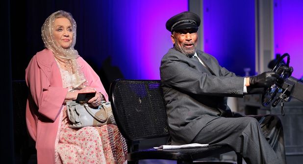 Doris Kunstmann und Ron Williams im Schauspiel von Alfred Uhry. (Foto: Dietrich Dettmann)
