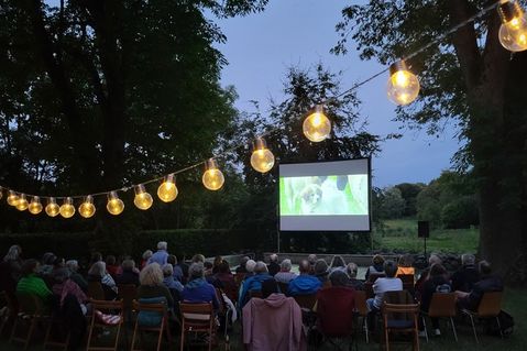 Der Kino-Sommer endet mit dem preisgekröntem Dokumentarfilm „Das Salz der Erde“ von Wim Wenders und Juliano Ribeiro Salgado.