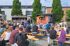 Auf dem Cathrinplatz präsentierten sich im Mai 2024 zahlreiche Vereine und Verbände.