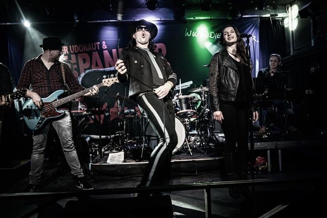 Live-Musik mit Ostseeblick: Dahme on Stage bringt Tribute-Stars wie „Der Udonaut & die Paniker auf die Bühne.