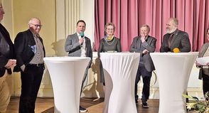 Der neue Amtsdirektor Christian Hasler (3. v. l.) nutzte die Talkrunde, um sich kurz vorzustellen.