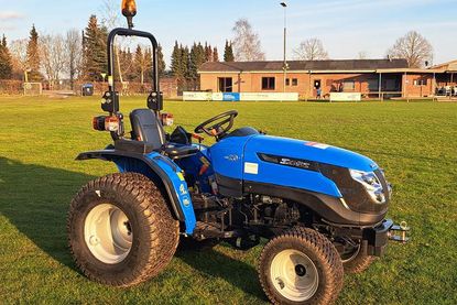 Dank des Sponsorings ist der BCG Altenkrempe in der Lage, zukünftig für bespielbare Rasenplätze und eine gepflegte Anlage in Altenkrempe zu sorgen.