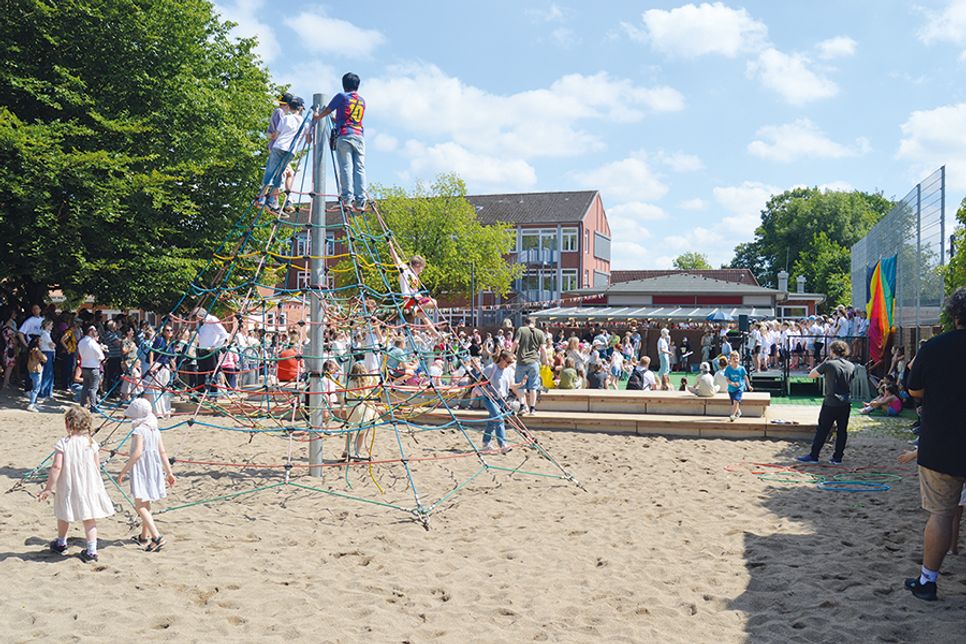 Feierliche Eröffnung an der Grundschule Bad Schwartau: Schulhofsanierung ist abgeschlossen