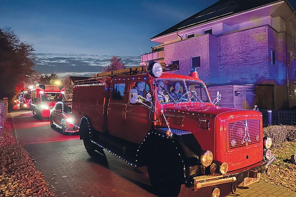 Ein Highlight und Hingucker wird auch wieder die Lichterparade der verschiedenen Einsatzfahrzeuge sein.