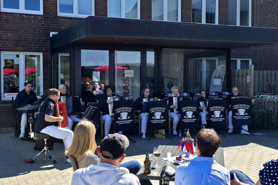 Das Akkordeon Orchester Ostseekrabben begeisterte mit seinem Auftritt.