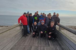 Die Teilnehmenden starteten zu einer speziellen Discgolf-Runde.