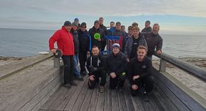 Die Teilnehmenden starteten zu einer speziellen Discgolf-Runde.