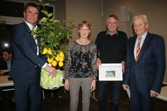 Bürgermeister Michael Robien, Anke Winter, Klaus Winter und Bürgervorsteher Rolf Schröder (v. lks.).