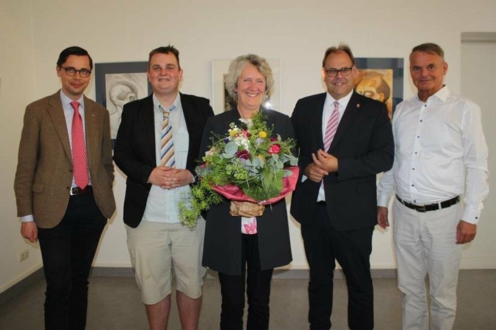Grußworte sprachen Stephan Freitag, Regionalgeschäftsführer Ameos Nord, Tobias Herrmann, Bewohnerbeirat Ameos Eingliederung Neustadt, Anke Kessenich, Leiterin des Hans-Ralfs-Hauses, Mirko Spieckermann, Bürgermeister der Stadt Neustadt, Anke Kessenich, Leiterin des Hans-Ralfs-Hauses, und Michael Dieckmann, Mitglied des Vorstandes Ameos Gruppe (v. lks.).