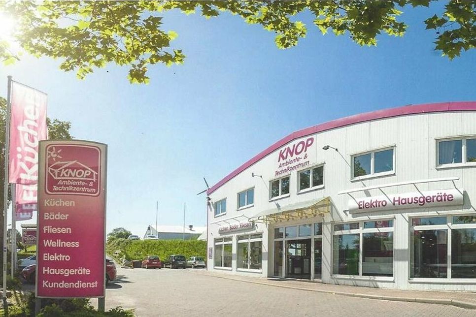 1998 erfolgte der Umzug in den neuen Standort an der Sierksdorfer Straße.