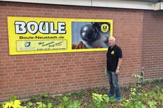 Neustadt. An der Rückseite der Umkleideräume der Sportanlage am Gogenkrog wurde ein neuer Werbebanner des TSV Neustadt/Boulesparte angebracht. Der Banner wurde durch die Firma Schmidt Fernseh-Service aus Bliesdorf gesponsert.

Die Trainingszeiten der Boulesparte sind am Mittwoch von 15 bis 17 Uhr und am Samstag von 10.30 bis 13 Uhr. (red)