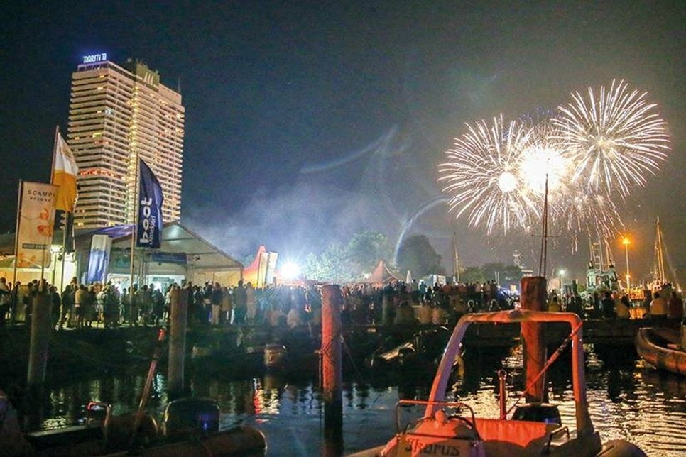Mit dem musiksynchronen Feuerwerk ging die Travemünder Woche am Sonntagabend offiziell zu Ende.