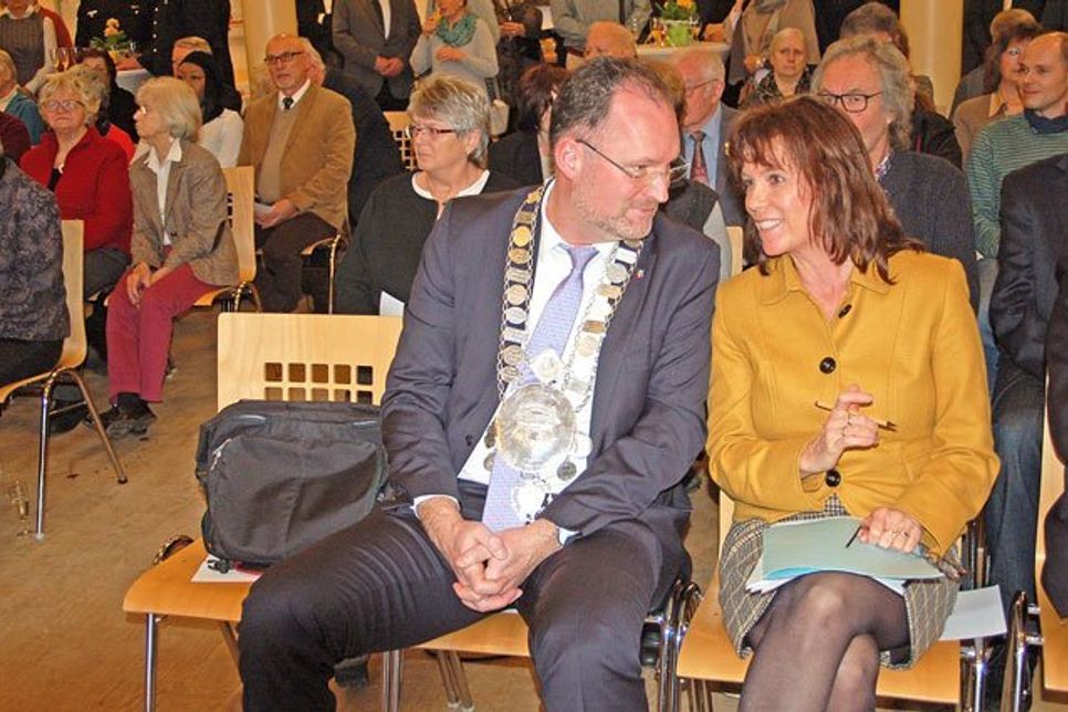 Landrätin Stephanie Ladwig und Bürgermeister Björn Demmin plauderten angeregt.