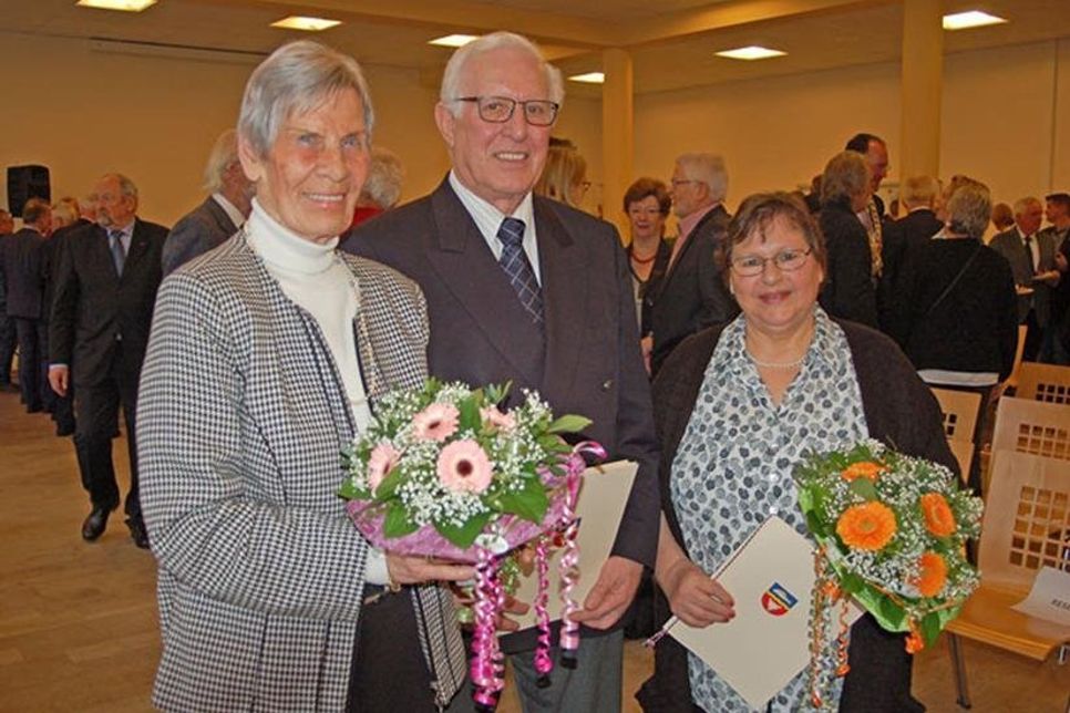 Jutta und Rolf Kostrzewa und Dagmar Grembowski – sie erhielten den Bürgerpreis 2019.