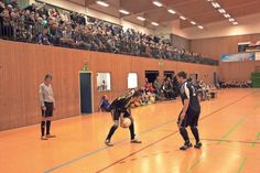 Fußball vor vollen Rängen. Beim reporter-Cup sorgen die Fans für mächtig Stimmung.