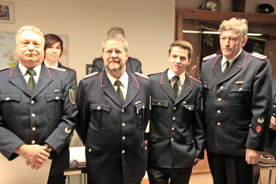 Geehrte Kameraden: Uwe Kuß, Andreas Horstmann, Pascal Horstmann und Günther Bruhn (v. lks.).
