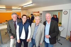 Die Vorsitzende der Tafel Ute Schumacher, Stellvertreter Stefan Thomsen und Vorstandsmitglied Holger Bernhardt sowie der stellvertretende Vorsitzende des Landesverbandes Tafel Olf Leder haben die neuen Räume der Plöner Tafel im Rahmen einer Feierstunde eingeweiht.