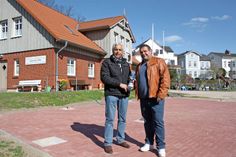 2. Ältermann Bruno Wellm (lks.) mit Markus Harnack auf dem neuen Festplatz.