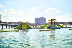 Der WibitWaterSports-Park vor Timmendorfer Strand ist die neue Wasser-Attraktion für jung und alt. (Foto: René Kleinschmidt)