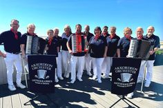 Das Akkordeon Orchester Ostseekrabben aus Neustadt unter der Leitung von Andreas Wendlandt begeistert seit 45 Jahren sein Publikum an der gesamten Ostseeküste und darüber hinaus.