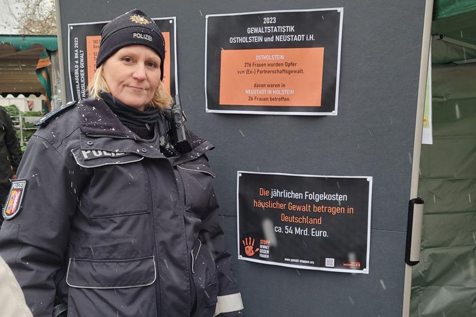 Die Aktion wurde unter anderem auch von Vertreterinnen und Vertretern der Polizei unterstützt.