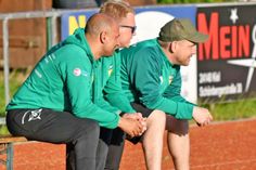 Führte Comet hoch in die Landesliga: Steve Frank (Mitte).