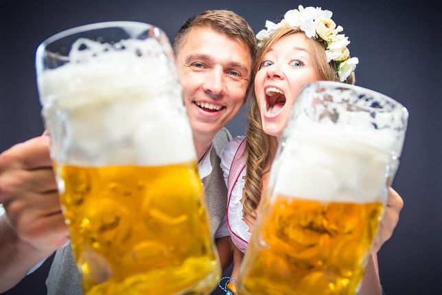 Das Schönwalder Oktoberfest ist ein Muss für alle, die Lust auf ausgelassene Stimmung und bayerische Lebensfreude haben. (Foto: AdobeStock)