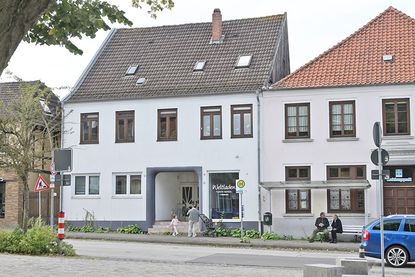 Nichts erinnert mehr an das ehemalige Kino Deli in der Kirchenstraße 40, in dem die Schüler des Abschlussjahrgangs 1960 des Mittelzweigs der Volksoberschule ihre Zeugnisse erhielten.
