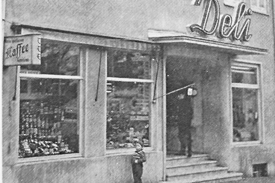 Stadtarchivar Peter Pauselius hat im Bestand eine Aufnahme des Kinos Deli aus der Zeit um 1950.