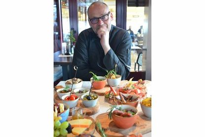 Frank Köpp ist Küchenchef im SeaSide und CappuVino und sorgt mit Leidenschaft für das leibliche Wohl der Gäste.